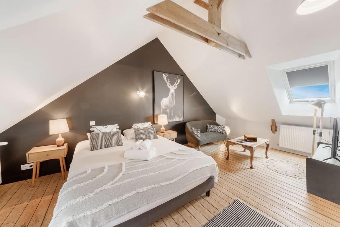Le Rocher- Belle Maison De Charme -Jardin/Parking ก็องแกล ภายนอก รูปภาพ